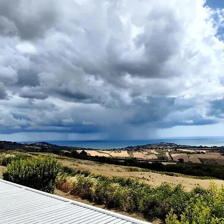 לינה וארוחת בוקר Polercia