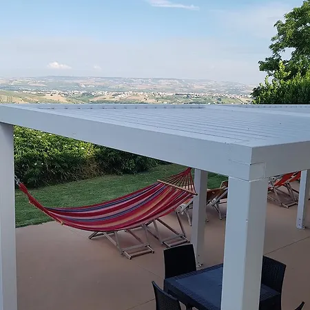 לינה וארוחת בוקר Polercia