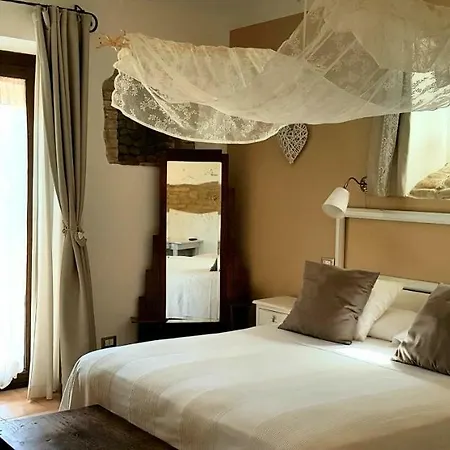 Polercia לינה וארוחת בוקר